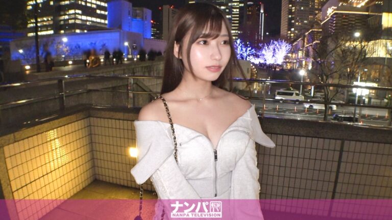 マジ軟派、初撮。【恋愛体質×性欲特化】元保育士でアパレル始めたばかりのクラスで一番可愛いえくぼ美女！実は高校時代に大人ともヤってた経験人数40人のド淫乱！週2希望のイキ顔サンタが潮吹きで聖夜を染める